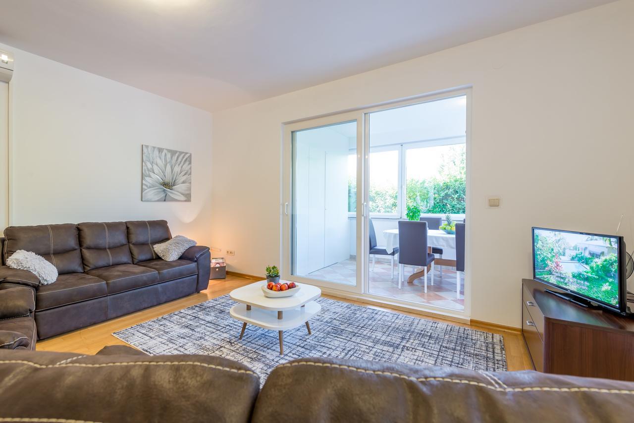 Apartment With Terrace And Mini Pool Green Gold Dubrovnik Exteriör bild