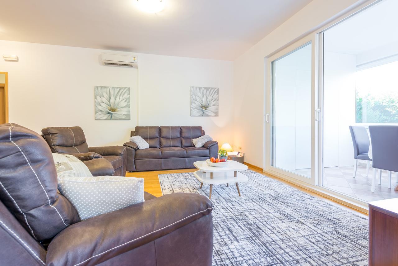 Apartment With Terrace And Mini Pool Green Gold Dubrovnik Exteriör bild